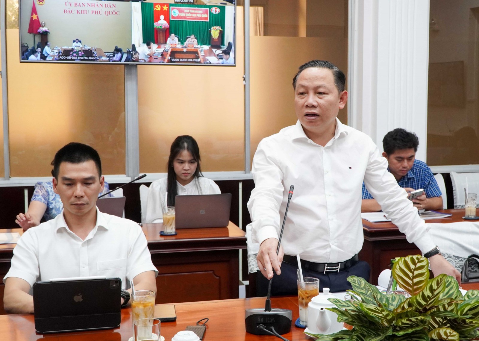 Giám đốc Sở Nông nghiệp và Môi trường An Giang Lê Hữu Toàn phát biểu tại buổi làm việc.